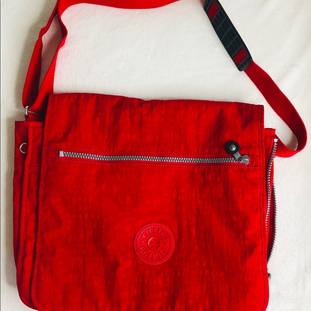 NWOT Kipling large messenger bag very Spacious